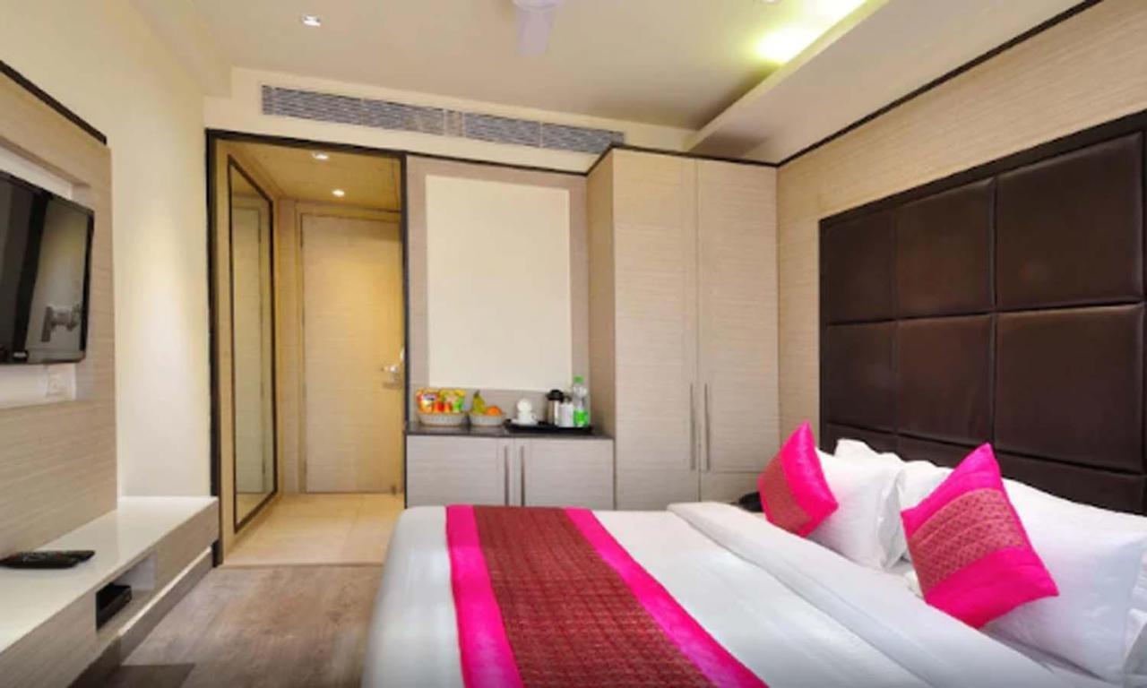 Hotel Royal Grand - Opposite Axis Bank East Patel Nagar New Delhi
