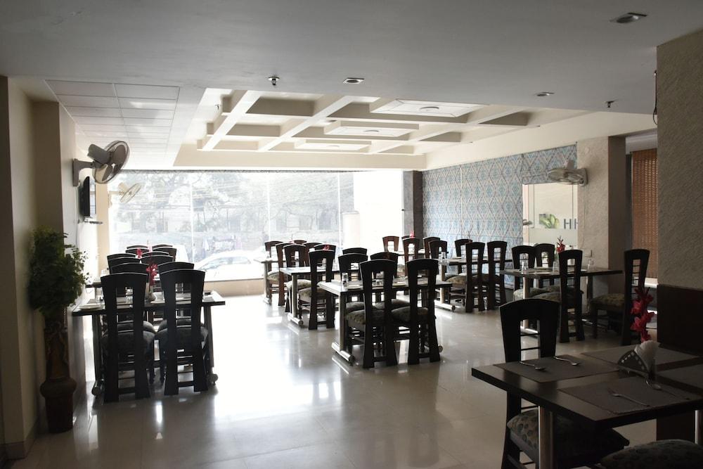 The Impress Near Delhi Airport Hotel 4*
