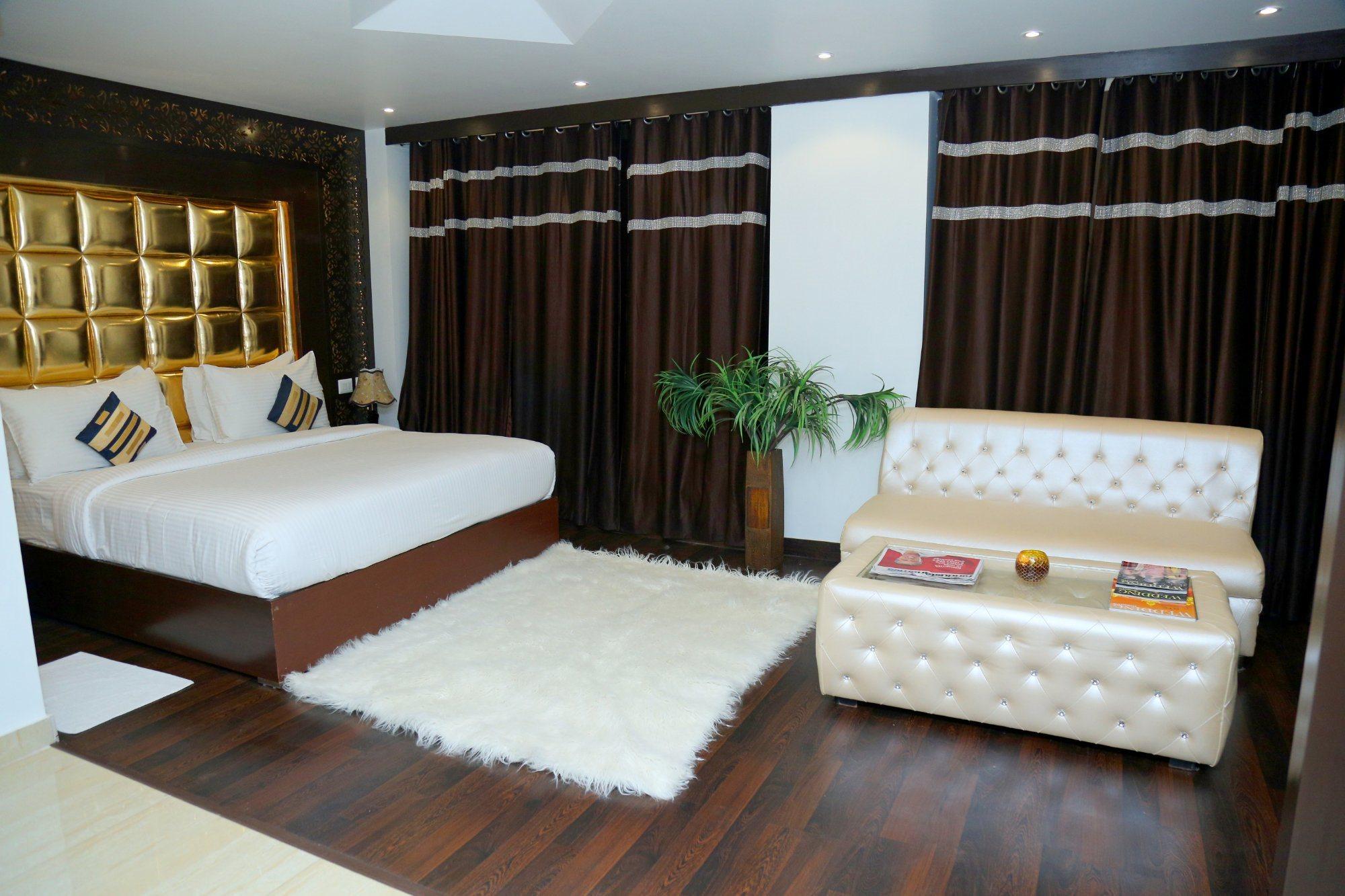 Signature Grand Hotel 3*