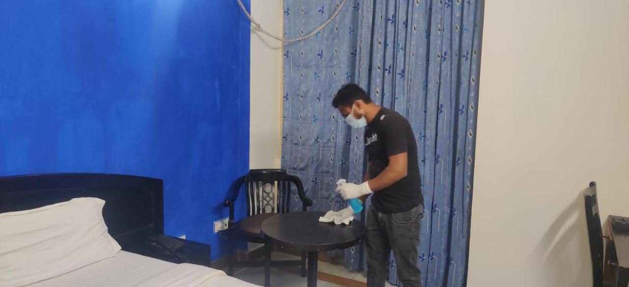 Hotel Centre Nizamuddin New Delhi