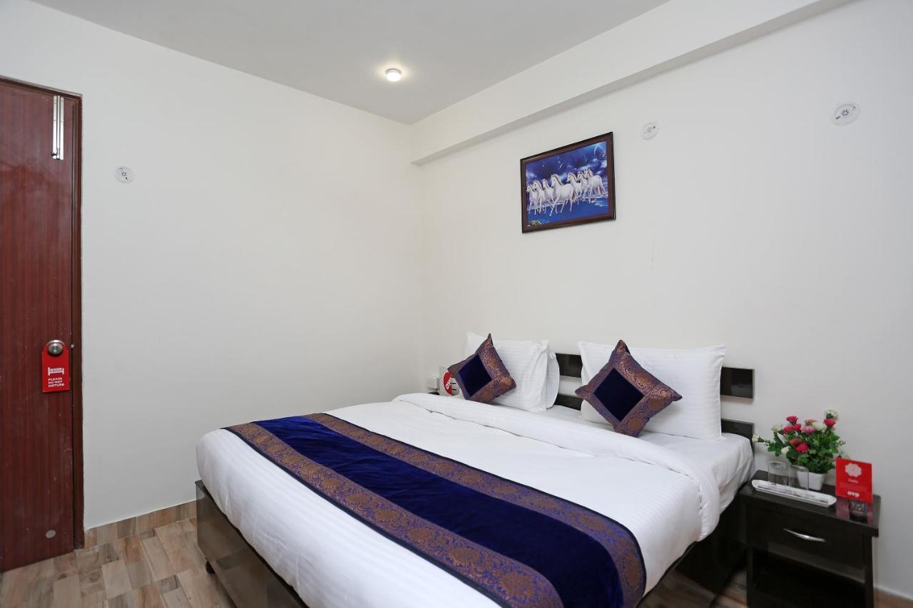 Vaccinated Staff- Oyo 14337 Better Wish Residency Hotel New Delhi