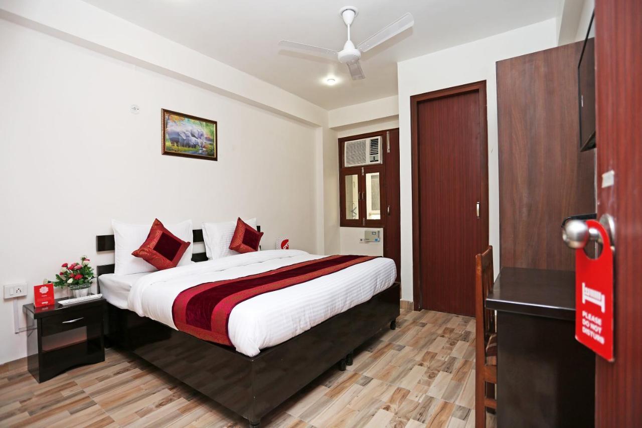 Vaccinated Staff- Oyo 14337 Better Wish Residency 3*