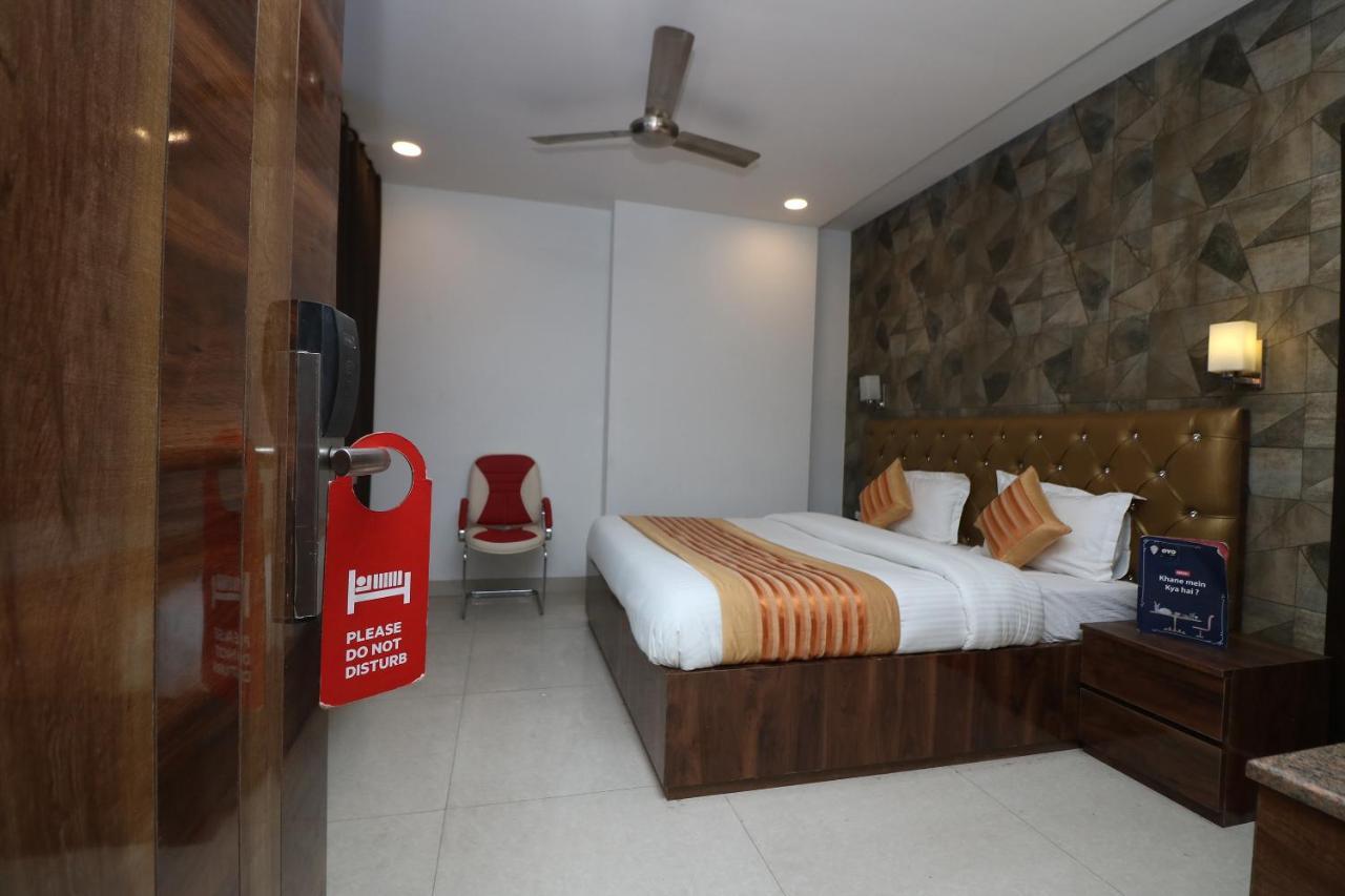 Hotel Oyo 9999 La Wisteria Delhi (National Capital Territory of India)