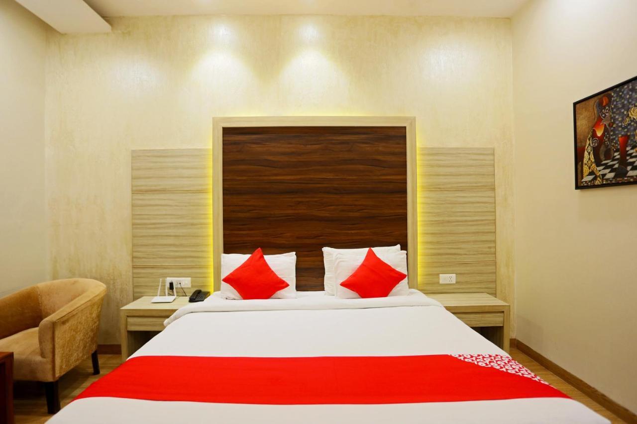 Capital O Green Palms Near Jhilmil Metro Station Nova Deli