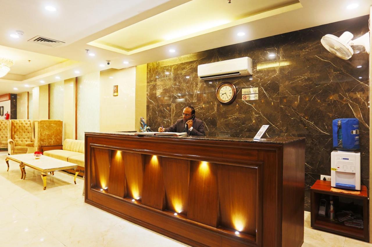 Capital O Green Palms Near Jhilmil Metro Station Nova Deli