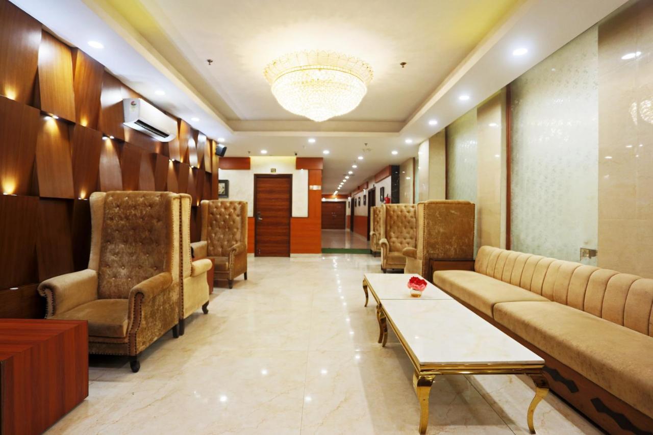 Capital O Green Palms Near Jhilmil Metro Station 3* Nova Deli
