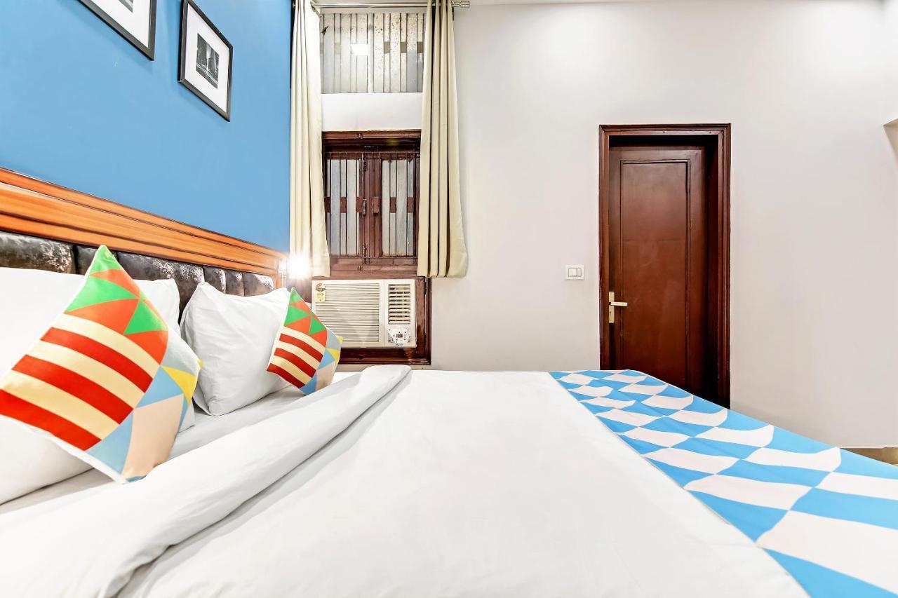 Oyo 64106 Comfortable New Delhi