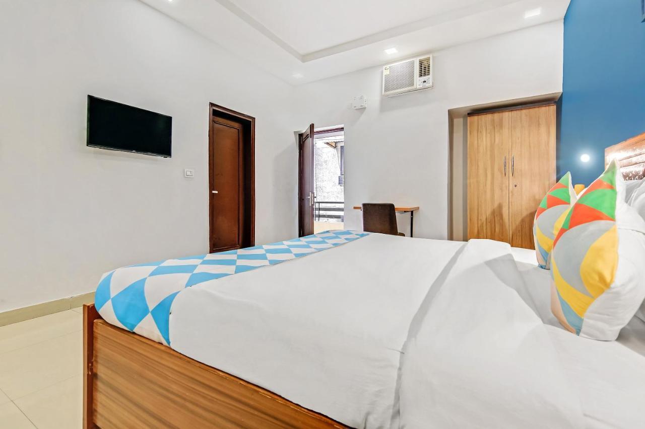 Oyo 64106 Comfortable 3* New Delhi