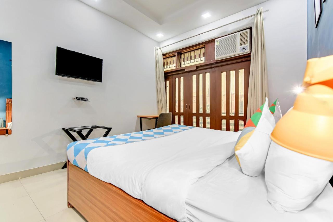 Oyo 64106 Comfortable Guest house New Delhi