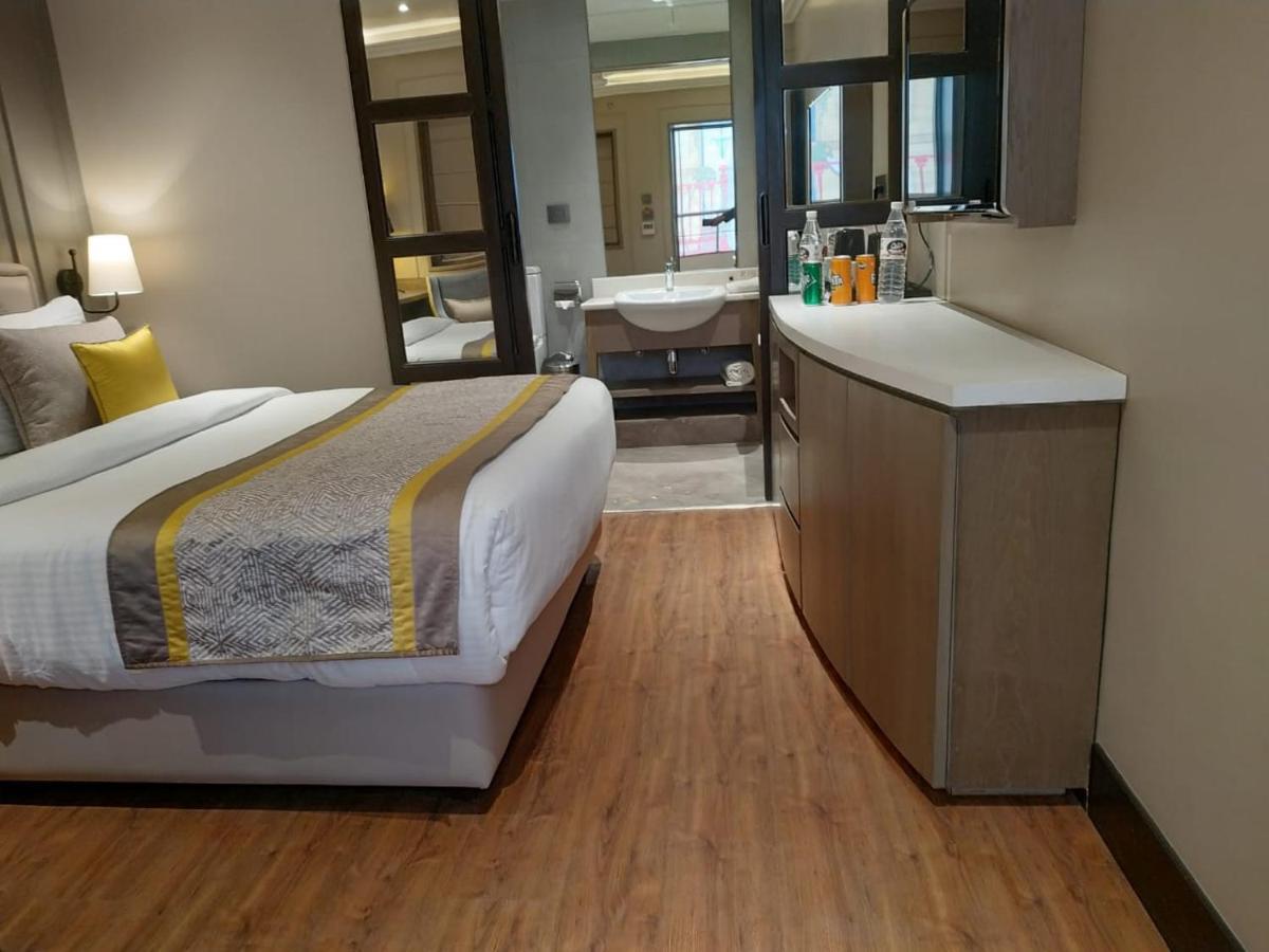 Hotel The Corus New Delhi
