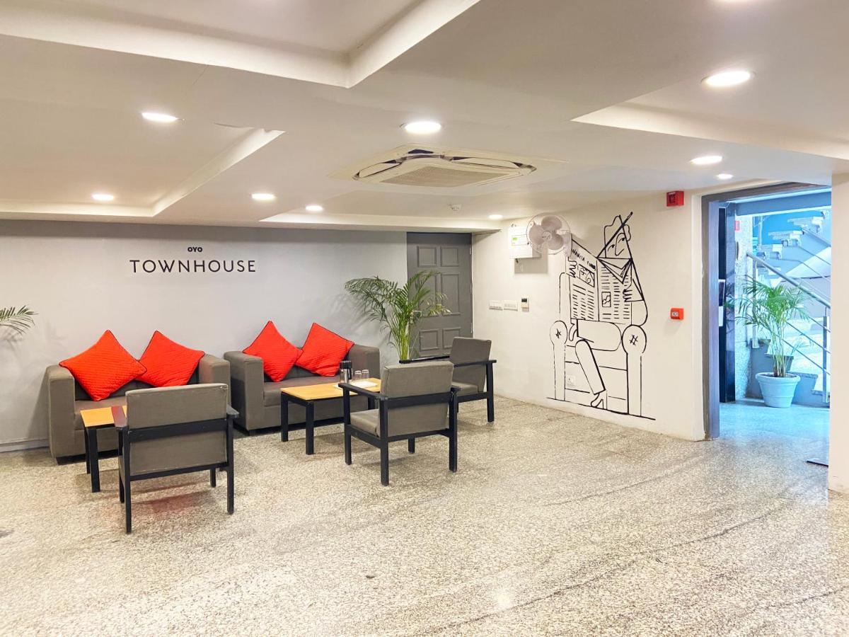 Golden Saffron By Qotel-punjabi Bagh Hotel