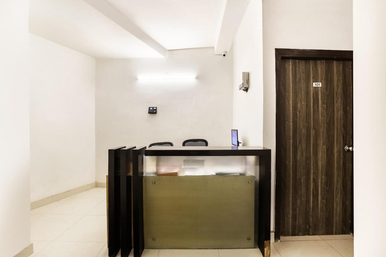 Oyo Flagship 76030 Ashok Park Metro 3* Nova Deli