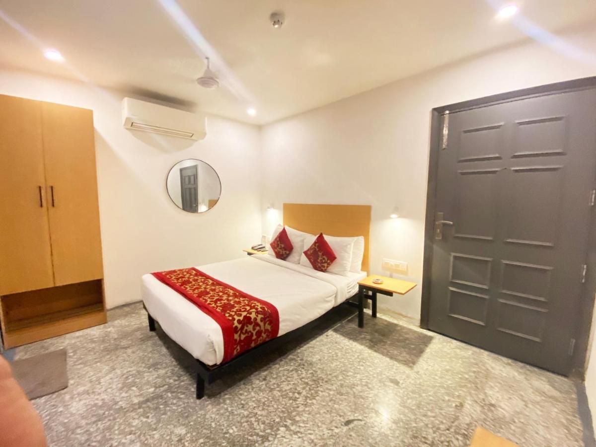 Hotel Golden Saffron By Qotel-punjabi Bagh