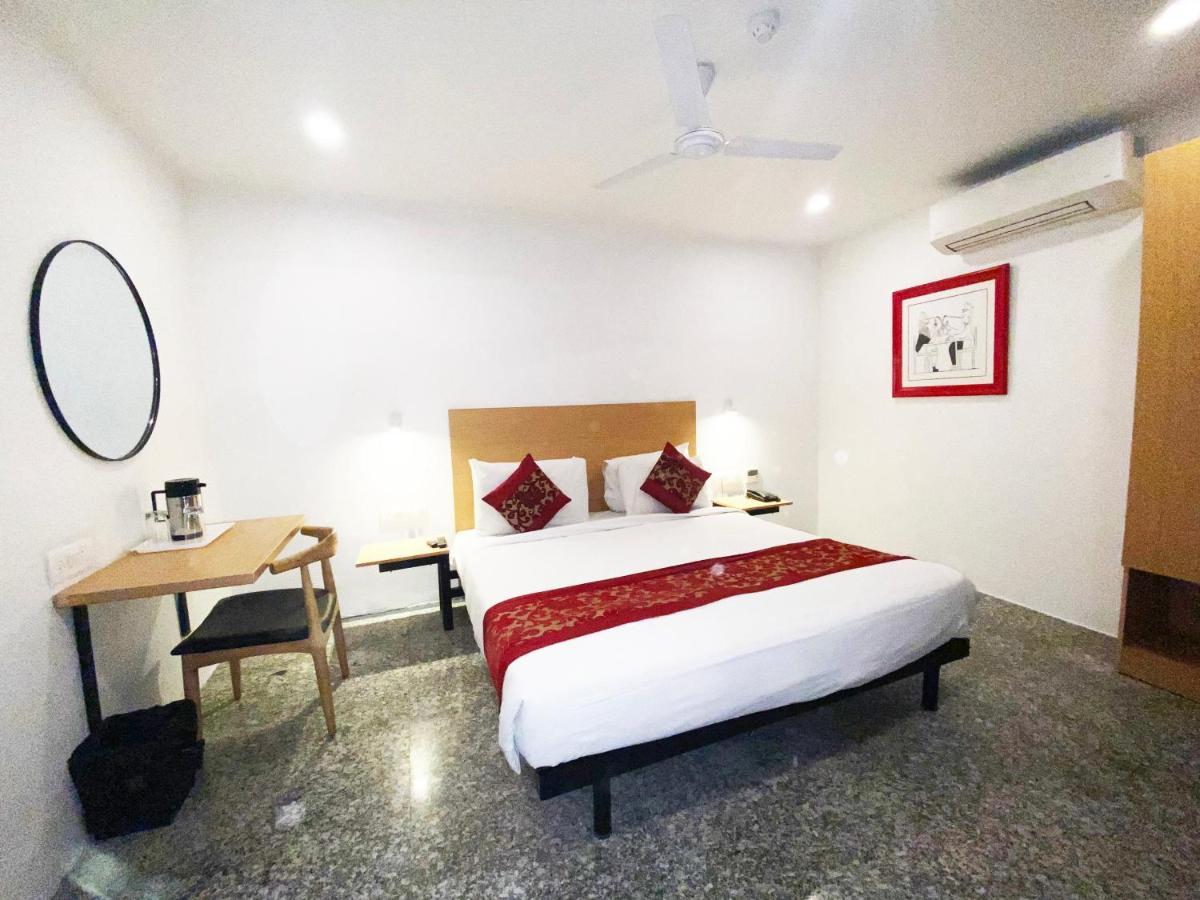 Hotel Golden Saffron By Qotel-punjabi Bagh Nova Deli