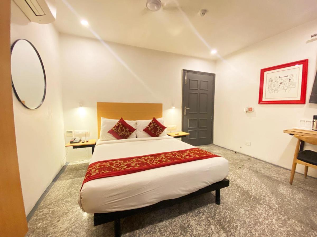 Hotel Golden Saffron By Qotel-punjabi Bagh Nova Deli