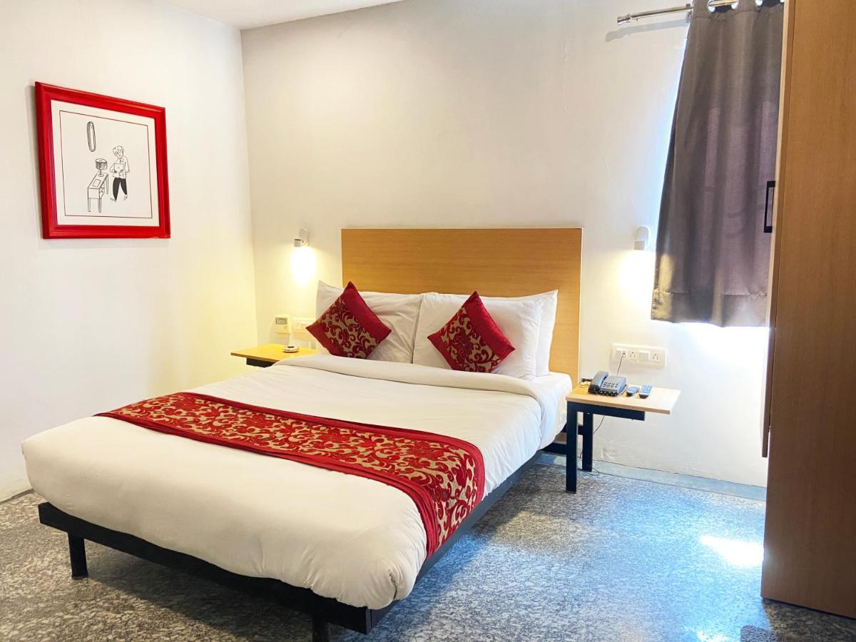 Golden Saffron By Qotel-punjabi Bagh Hotel