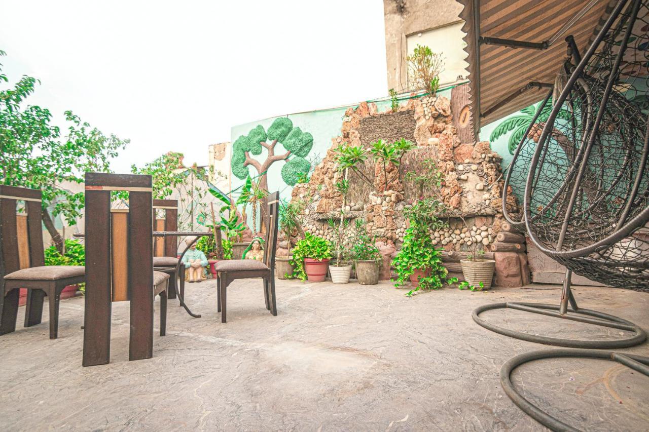 Hotel Shivdev International, Near Railway Station 3*
