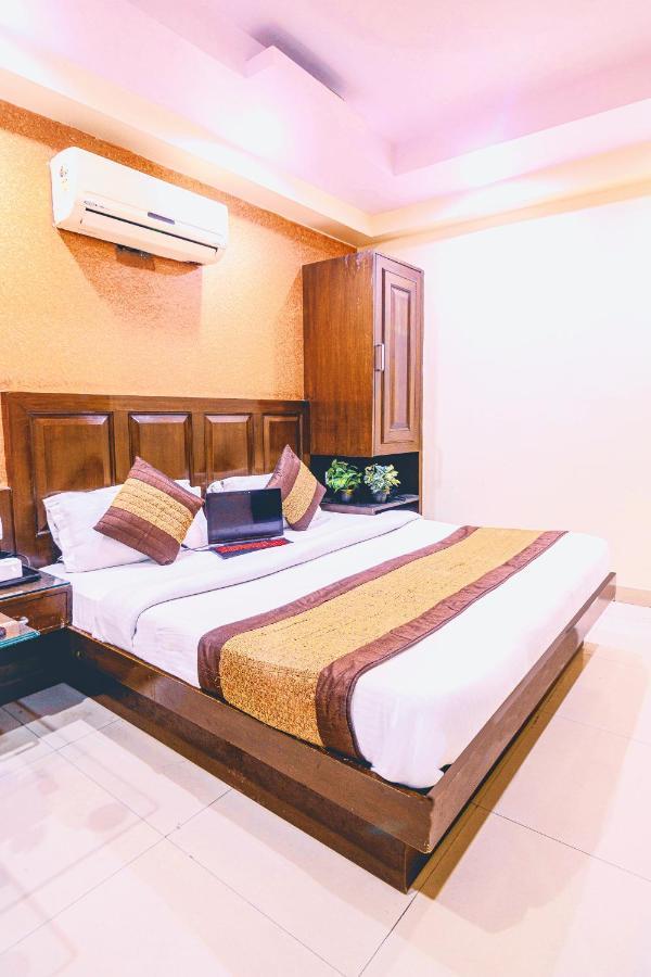 Shivdev International, Near Railway Station New Delhi