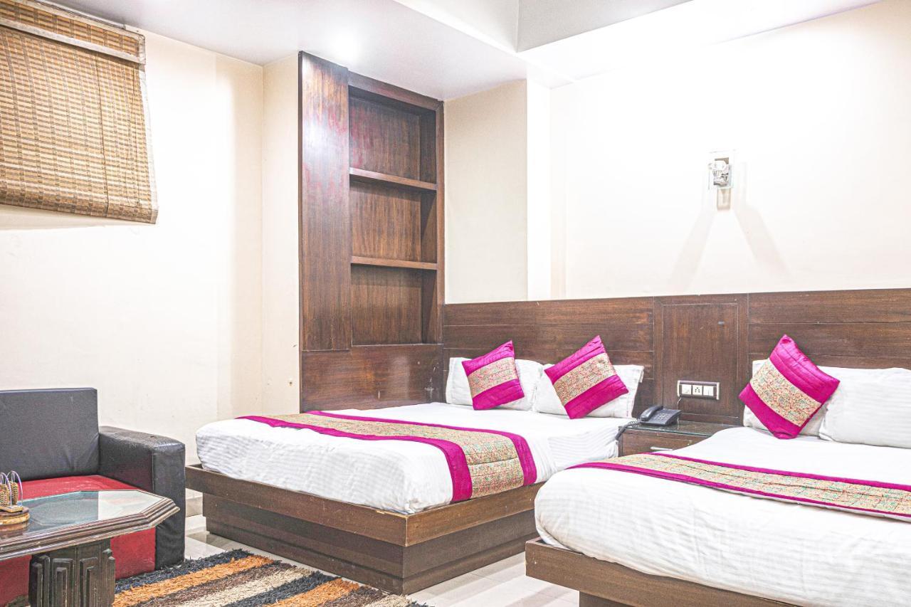 Shivdev International, Near Railway Station 3* New Delhi