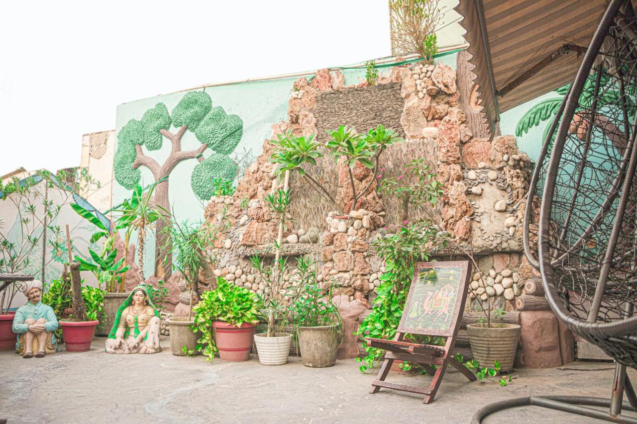 Hotel Shivdev International, Near Railway Station 3*