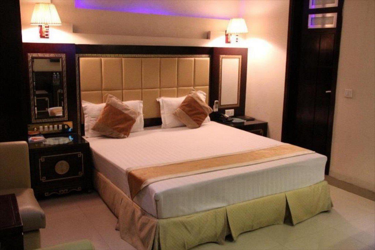 Dewdrop Intercity Hotel 3*