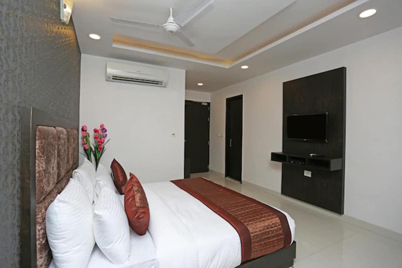 Grand Belwood Near Delhi Airport Hotel