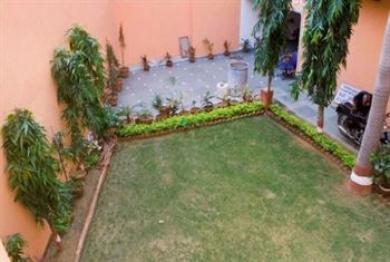 Hanuwant Palace 3*