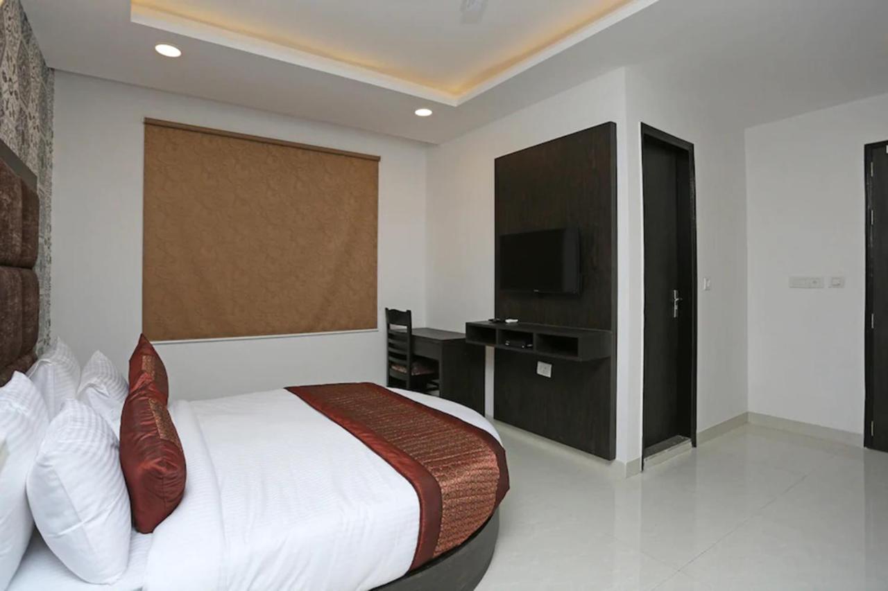 Hotel Grand Belwood Near Delhi Airport