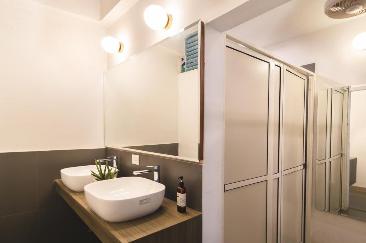 Minimalist Poshtel & 3*