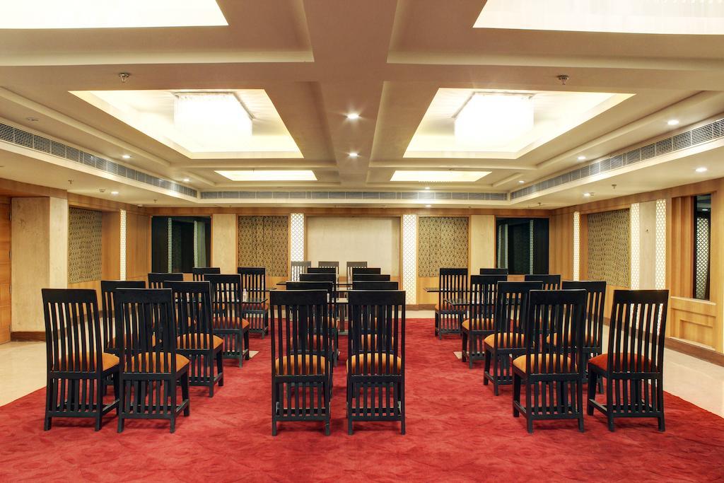 Aavaa Surya Continental Hotel 3*