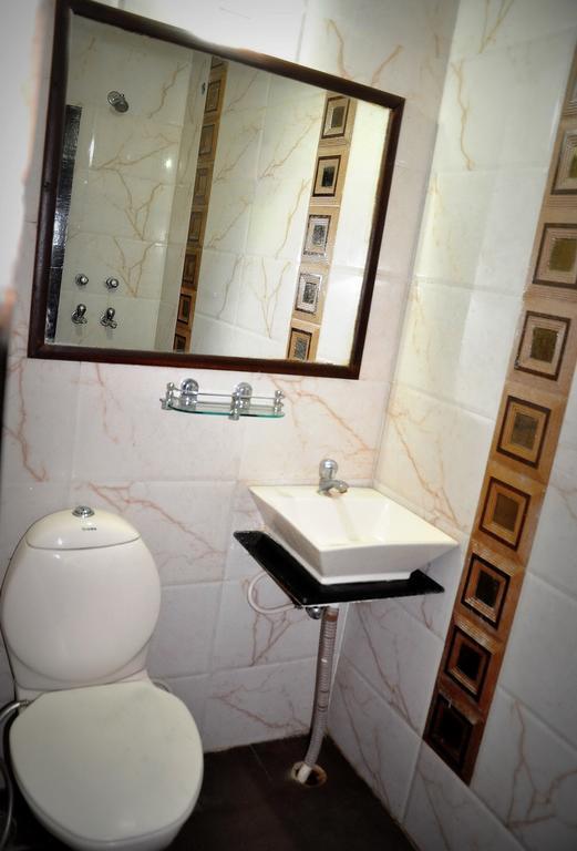 Peace Point - 1 Min Walking Distance From Station New Delhi