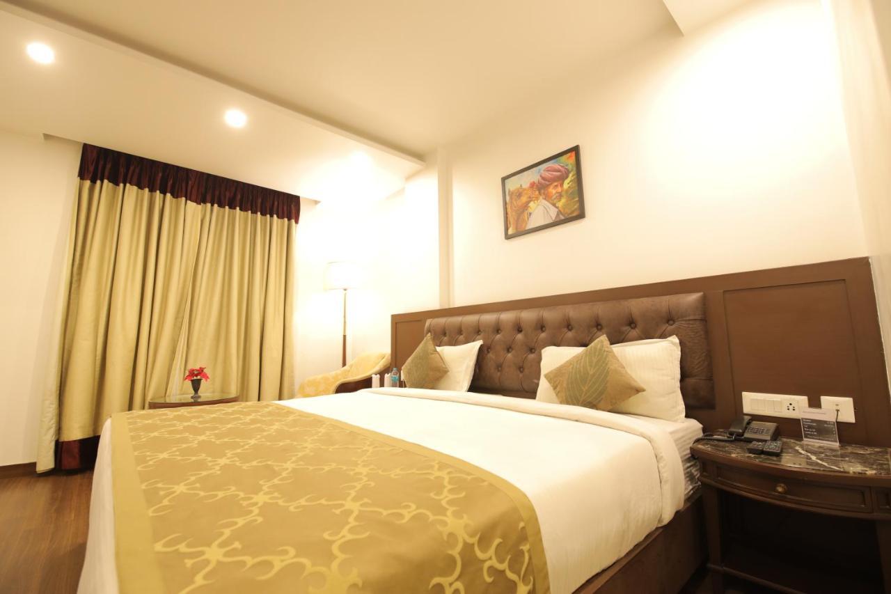 Hotel Airport Bollywood Paradise New Delhi