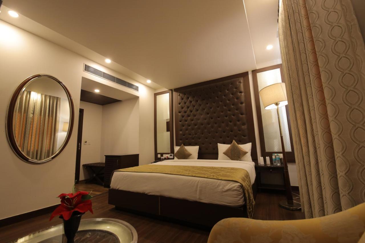 Airport Bollywood Paradise Hotel 4*