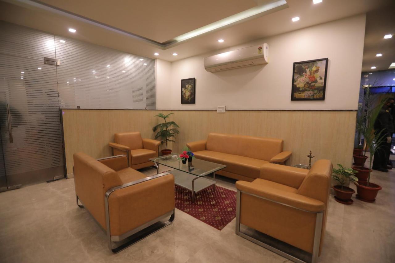 Hotel Airport Bollywood Paradise New Delhi