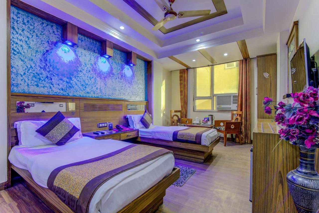 Shivdev International, Near Railway Station 3*