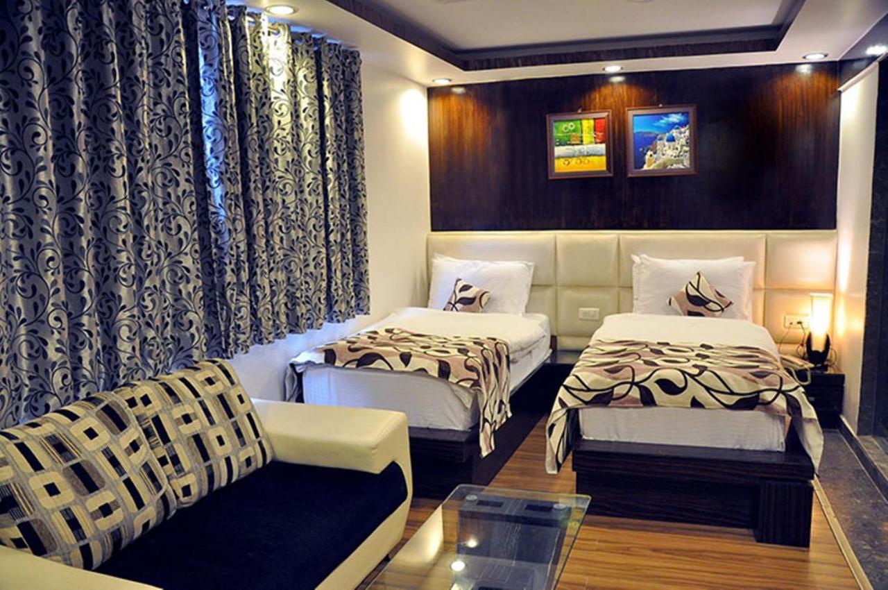 Elegance Hotel New Delhi