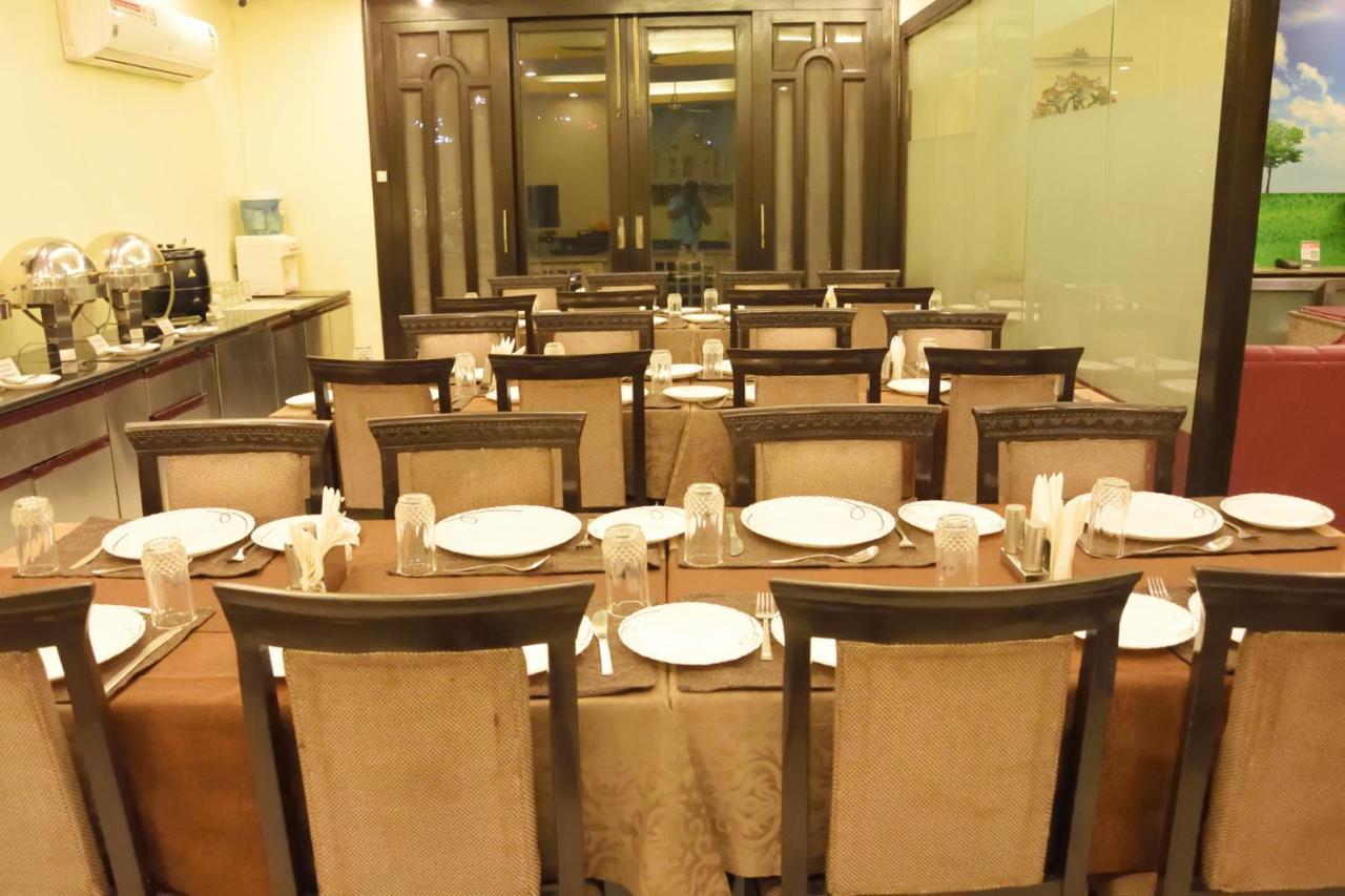 Hotel Sumedha Premium New Delhi