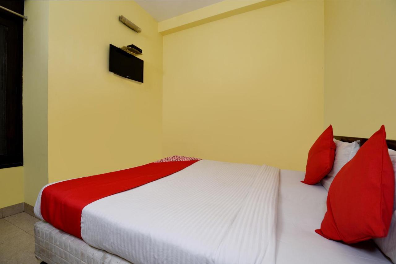 Oyo 4930 Em Residency 3* Nova Deli