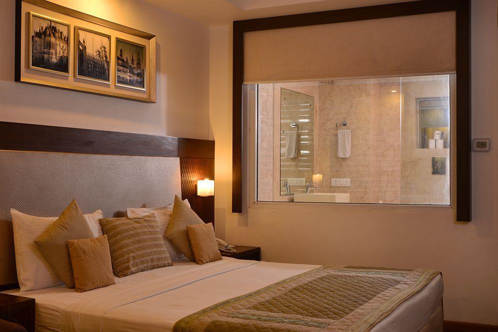 Hotel Le Roi Near Railway Station