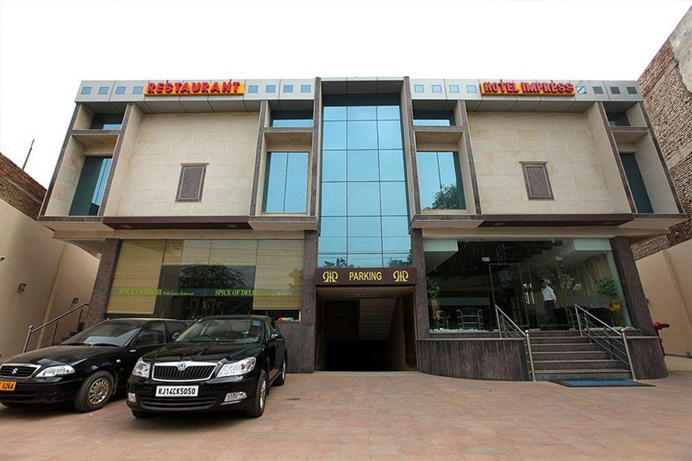 The Impress Near Delhi Airport 4* New Delhi