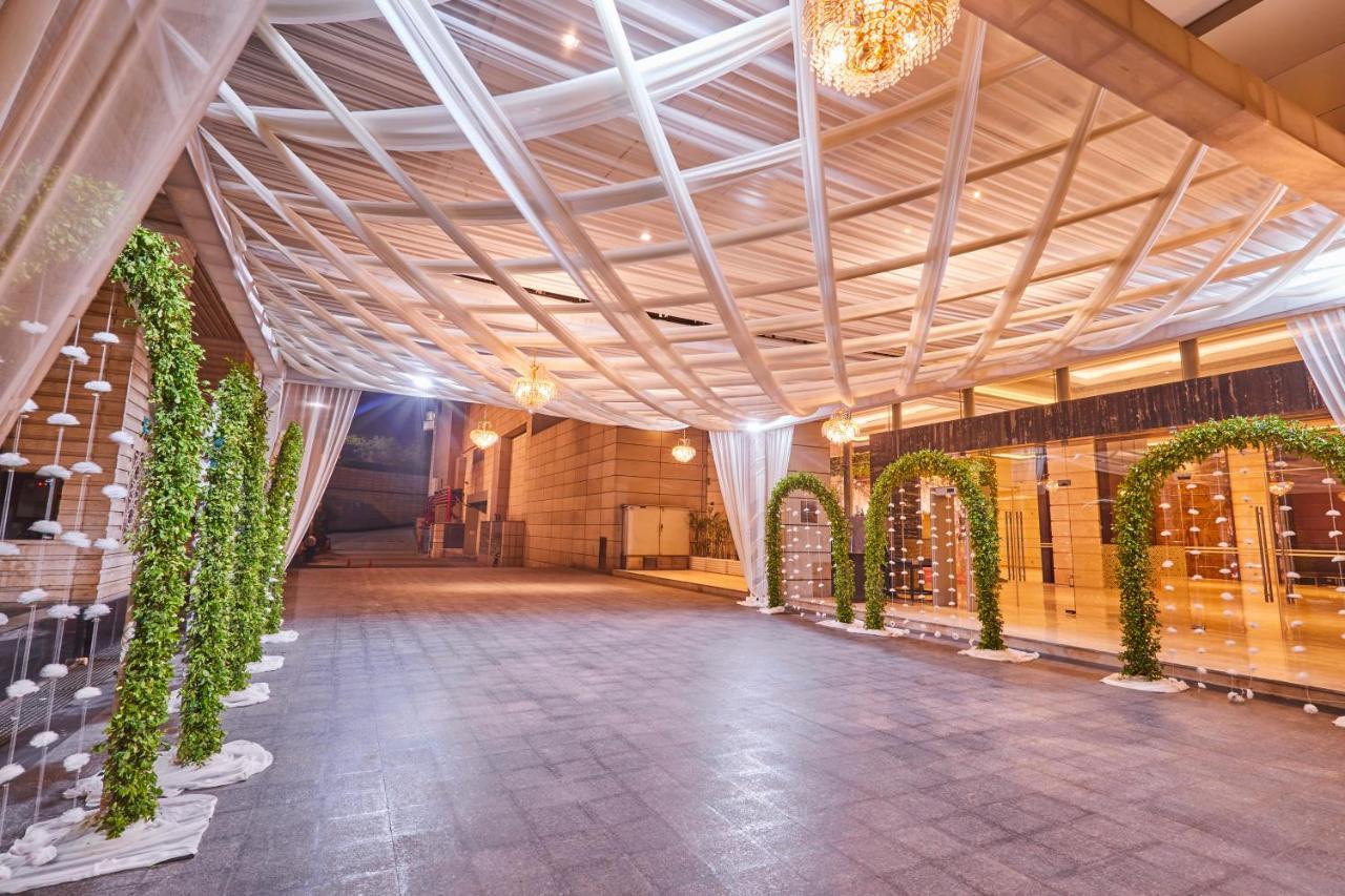 Hotel Crowne Plaza New Rohini By Ihg Delhi (National Capital Territory of India)