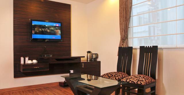 Elegance Hotel