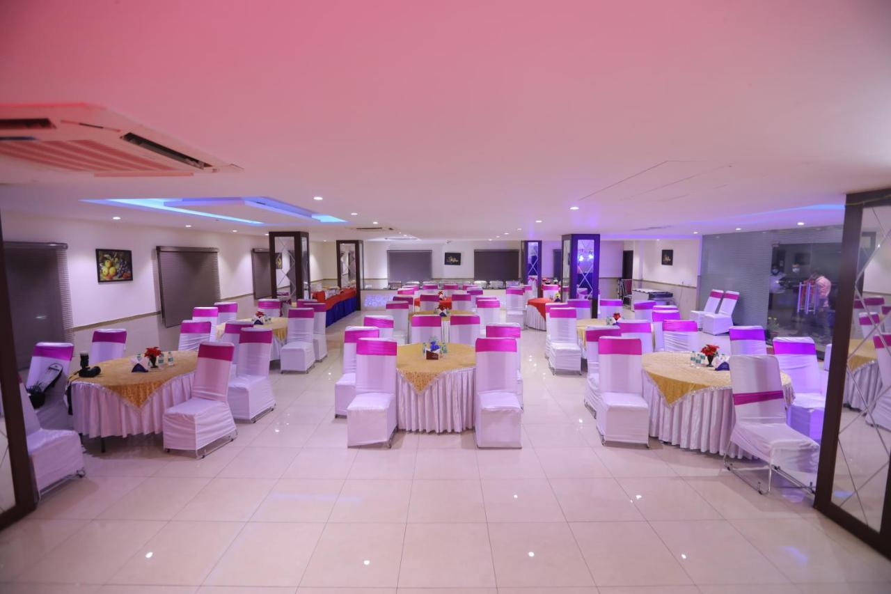Airport Bollywood Paradise Hotel