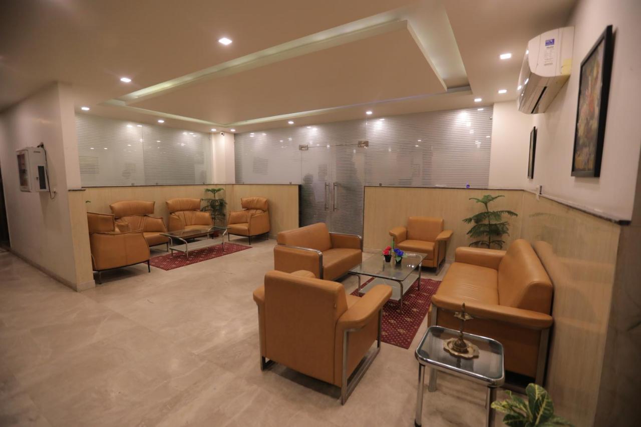 Hotel Airport Bollywood Paradise 4*