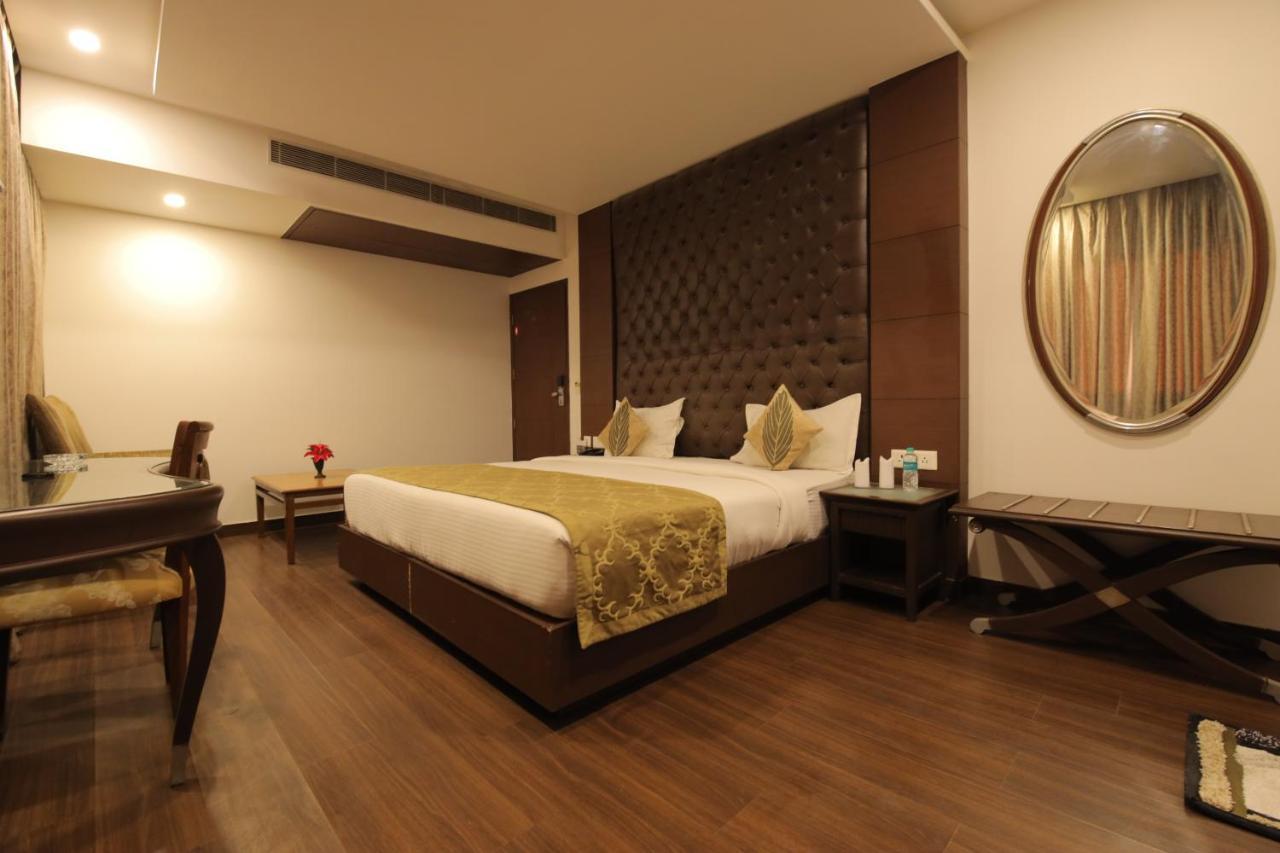 Hotel Airport Bollywood Paradise New Delhi
