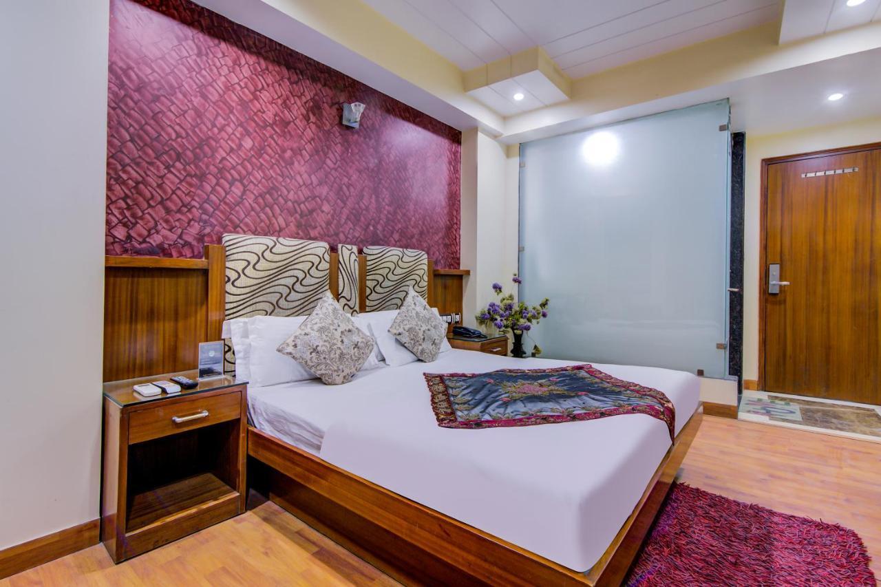 Shivdev International, Near Railway Station 3*