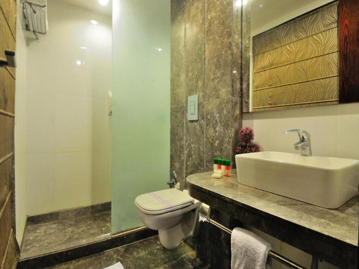 Elegance Hotel New Delhi