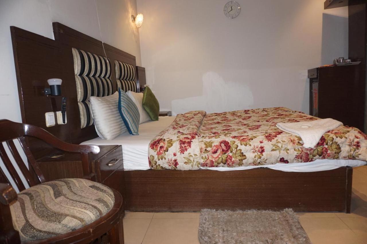 Hotel Red Blu New Delhi