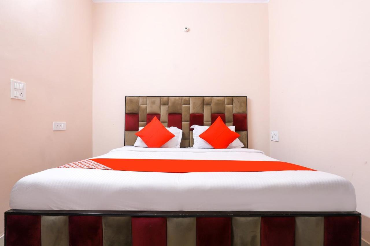 Oyo 77819 Shahdara Inn 3*