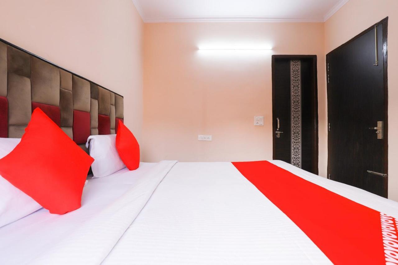 Oyo 77819 Shahdara Inn
